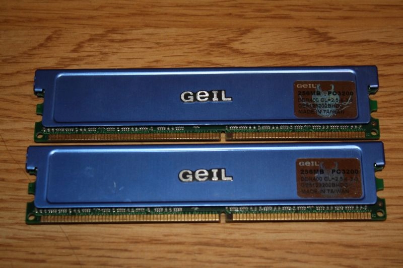 Geil Dual Channel 512 MB, 2 x 256MB DDR400 PC3200