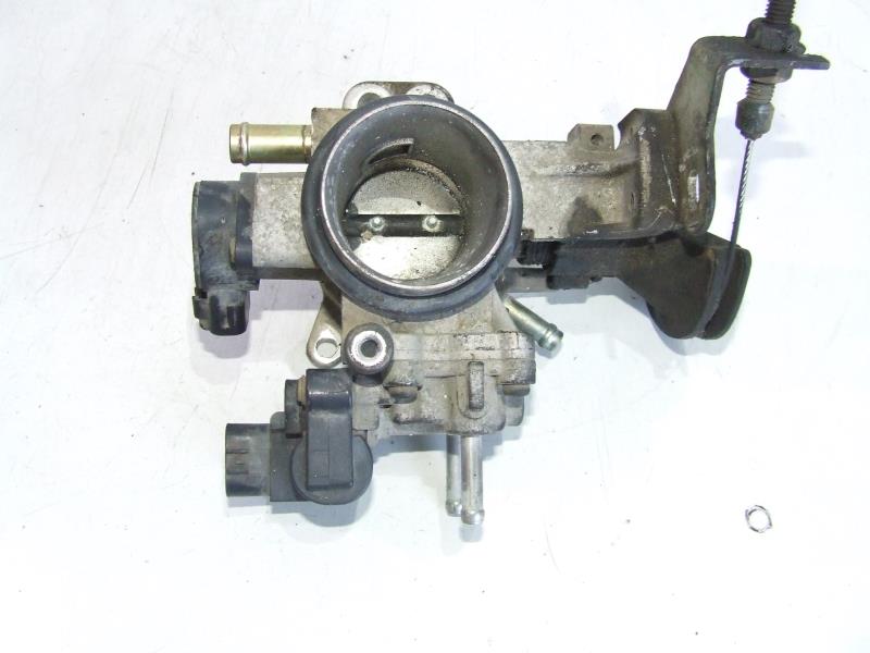 TOYOTA YARIS I 1.0 16V PRZEPUSTNICA 22210-01010