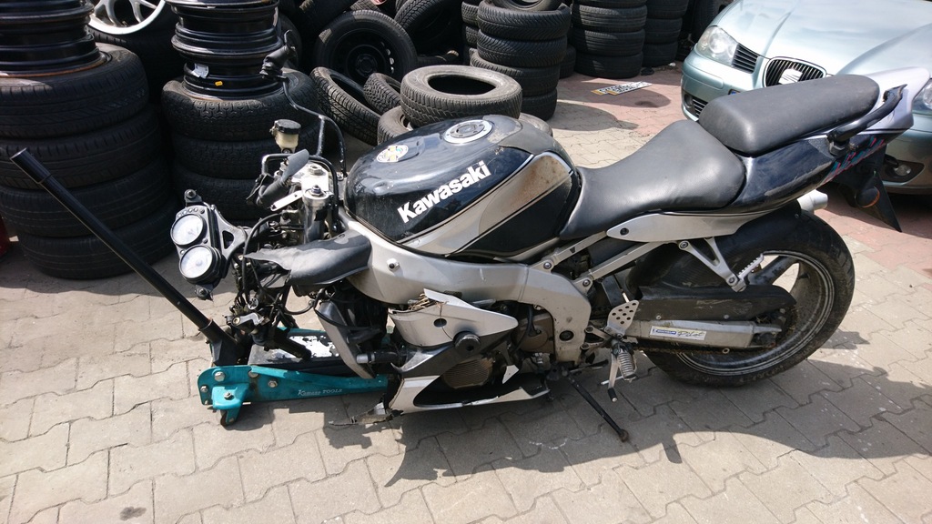 Motocykl Kawasaki ZZR 600 ,uszkodzony ,na części