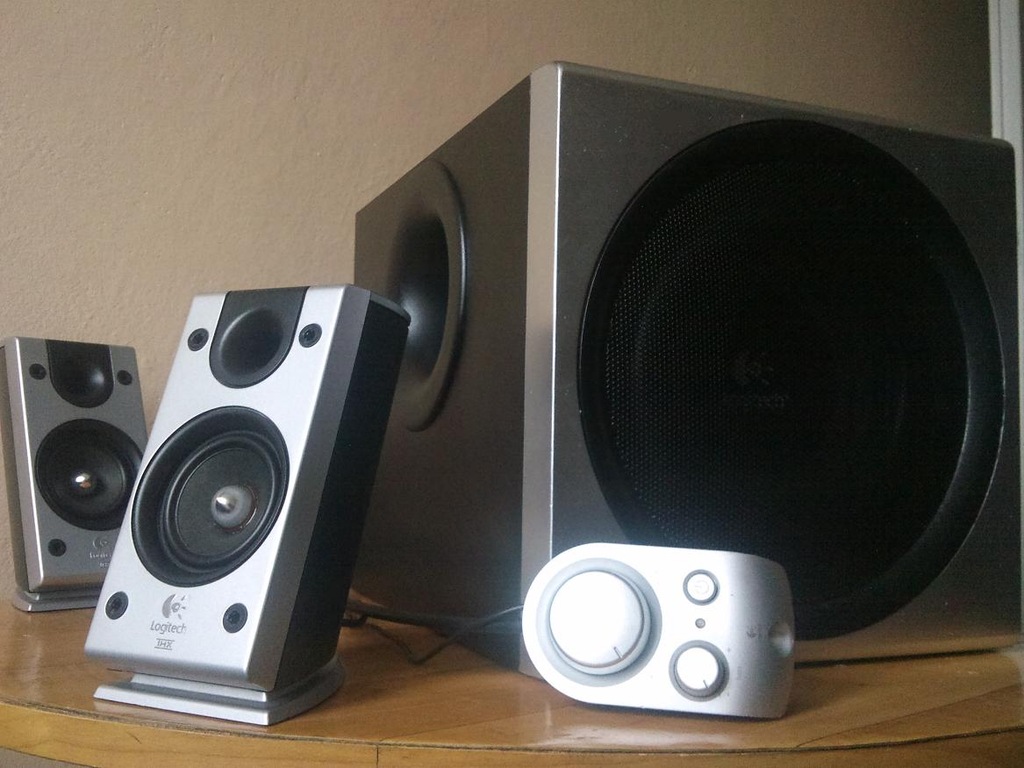 Logitech z2300