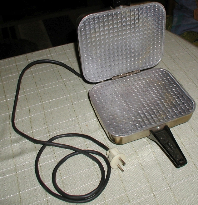 waflownica elektryczna z PRL-u