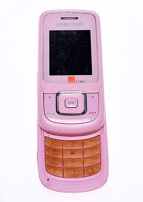 4924-5 ...SAMSUNG E1360B... w#w TELEFON WYSUWANY