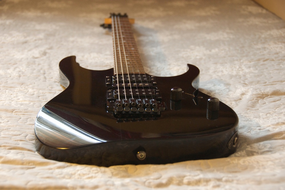 Ibanez RG 370 B gitara elektryczna + case