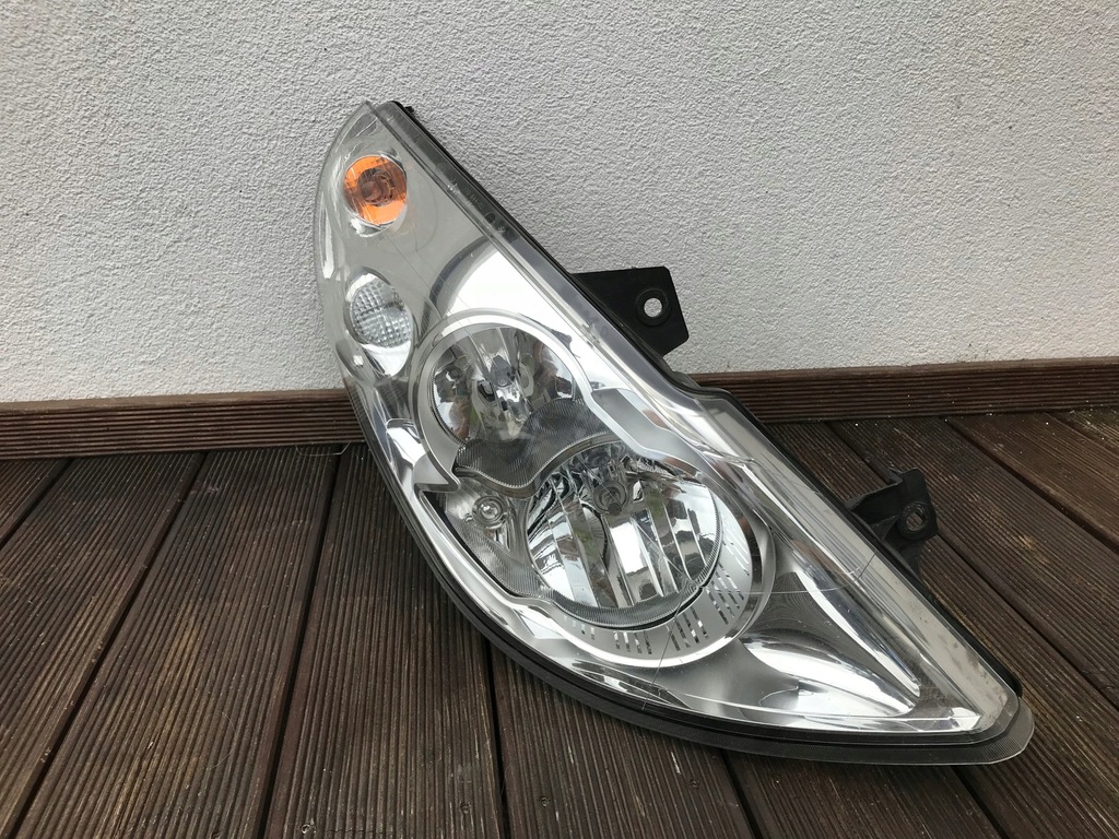 RENAULT MASTER III LAMPA PRAWA PRZÓD PRZEDNIA 10-