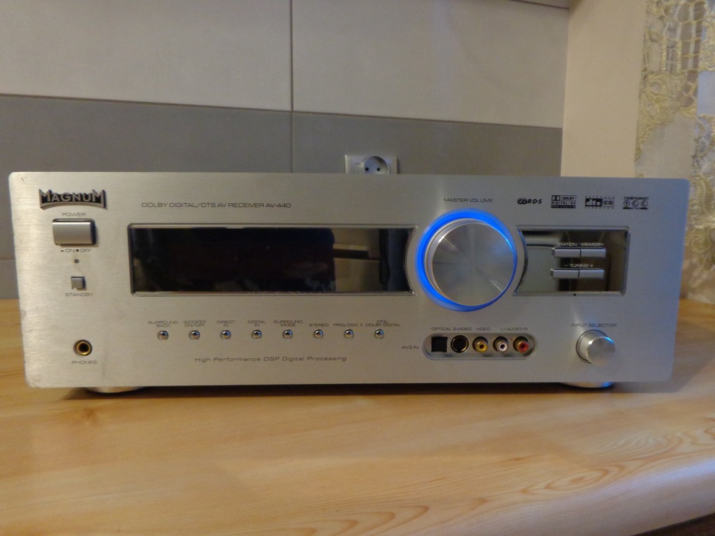 Amplituner MAGNUM AV-440