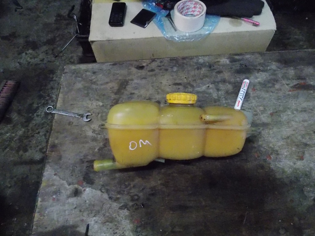 zbiorniczek wyrownawczy opel omega c