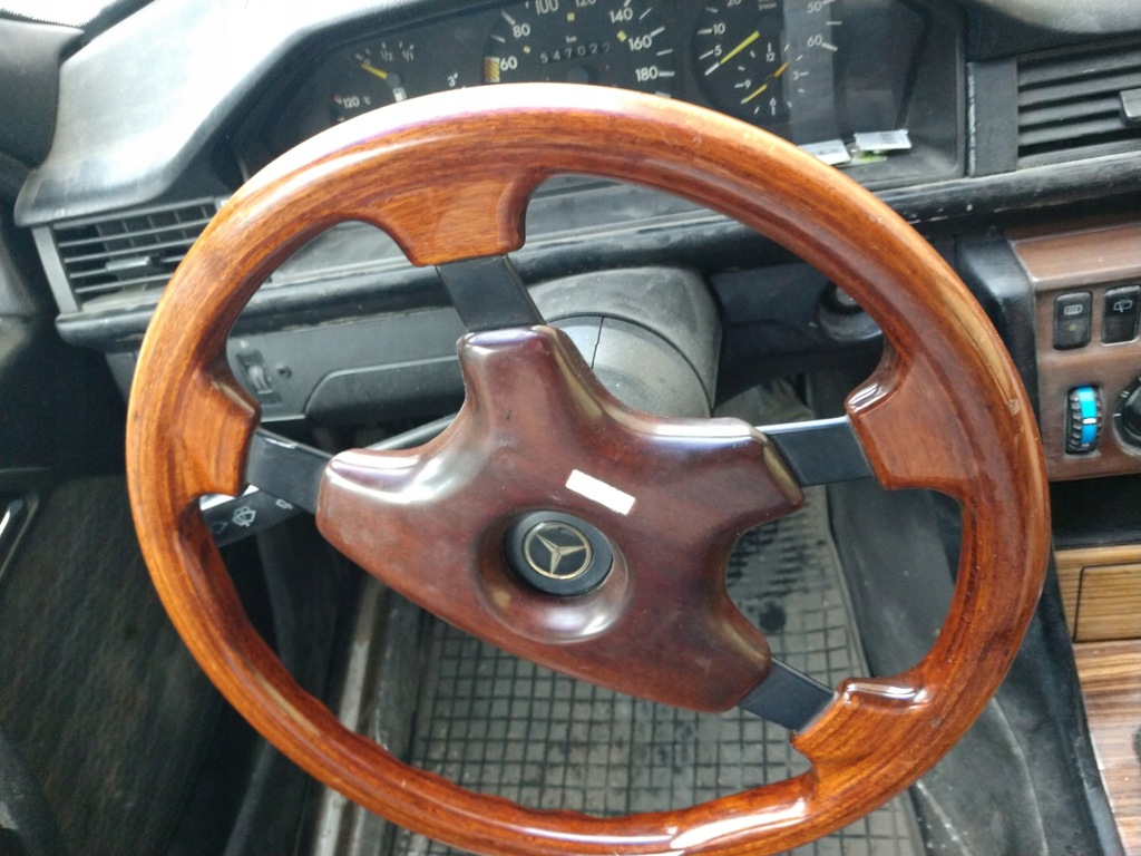 Mercedes 124 kierownica Momo z naba
