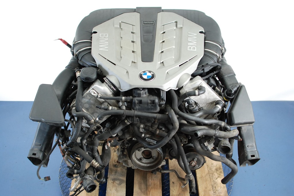 BMW 7 F04 4.4 V8 ACTIVE HYBRID 7 SILNIK N63B44A