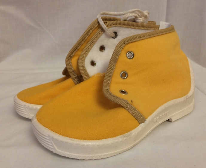 Buty Reksio r.15,5 (nowe)
