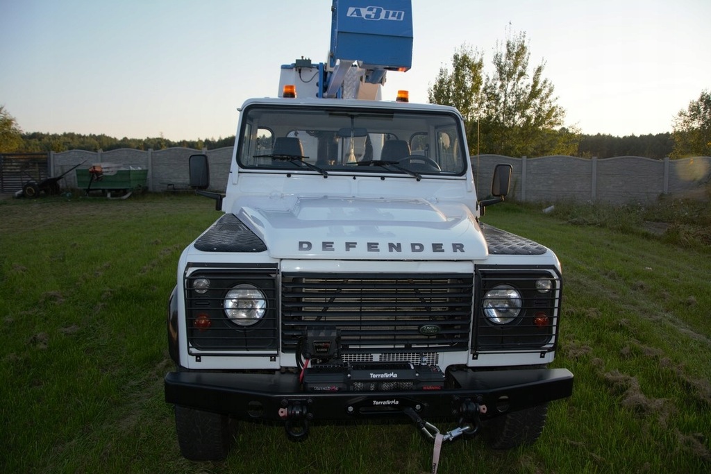 Land Rover Defender podnośnik koszowy zwyszka 2015