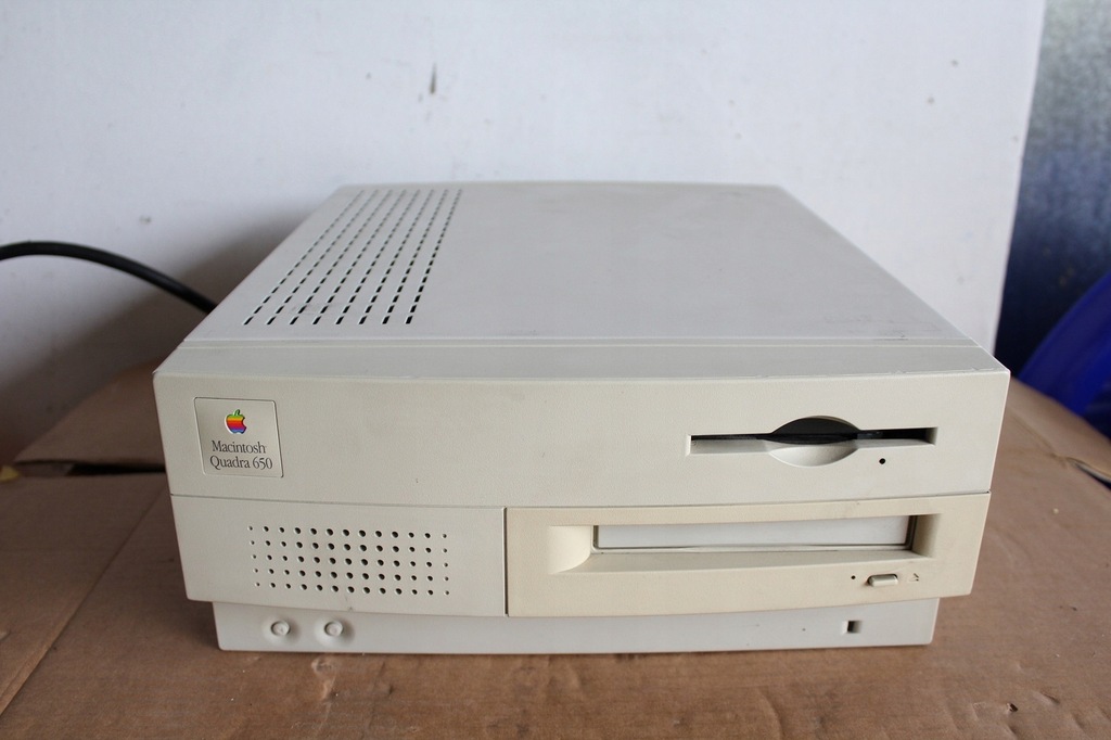 APPLE MACINTOSH QUADRA 650