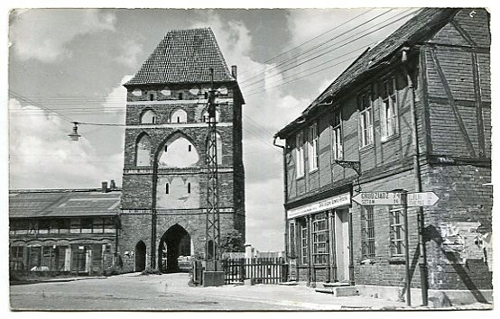 MALBORK :: Brama Garncarska : 1963