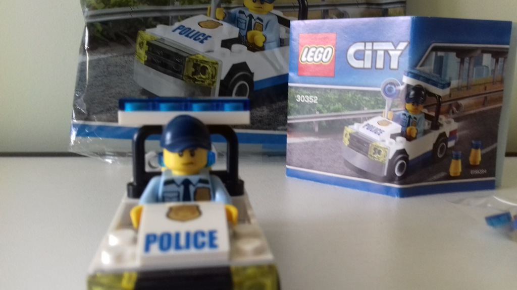 lego city police car 30352