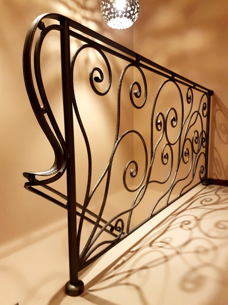 Balustrady kute , kowalskie , schodowe .