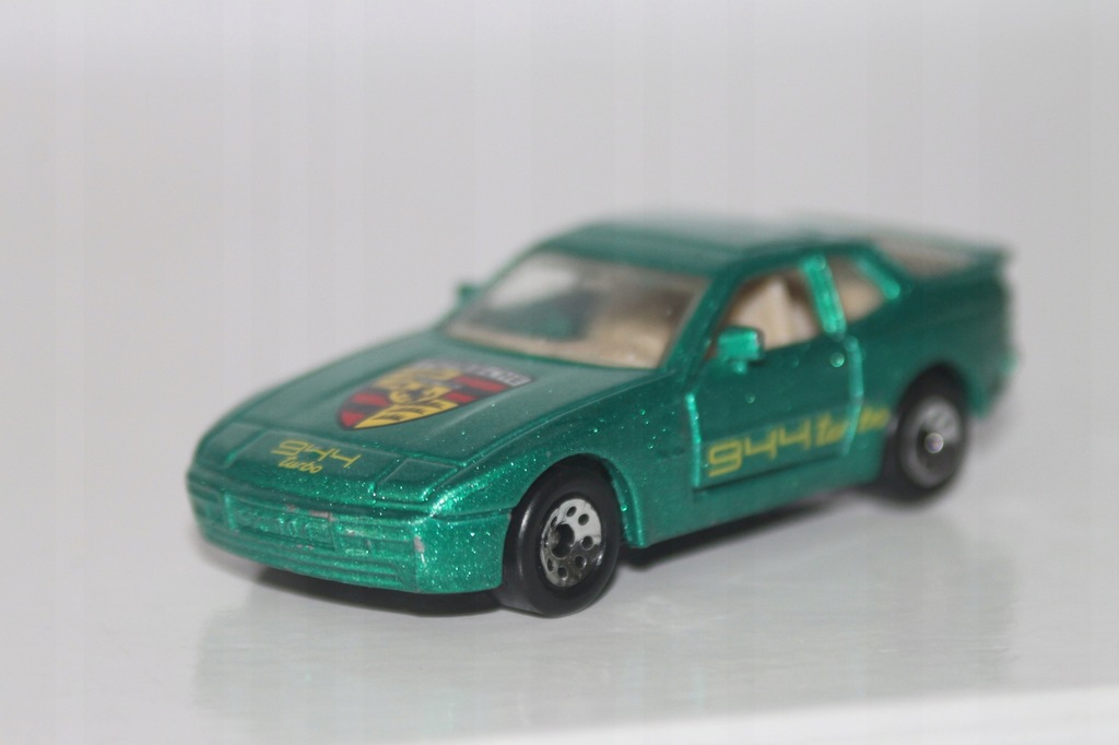 matchbox porsche 944