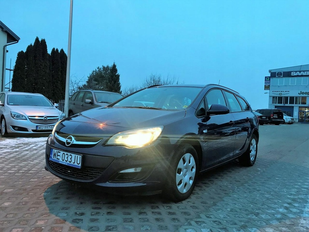 Opel astra salon