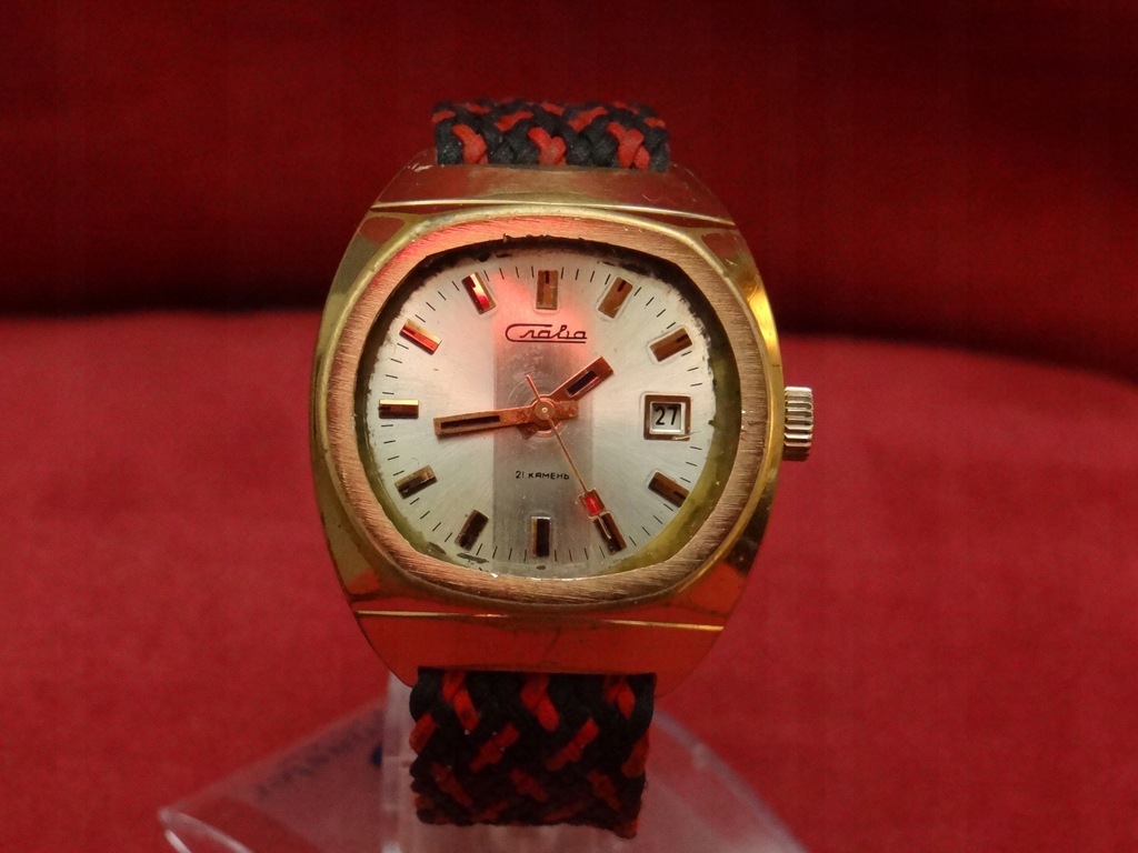 POZŁACANY zegarek SLAVA z datownikiem 21 JEWELS