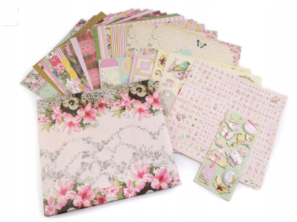 Scrapbooking album i zestaw ozdób