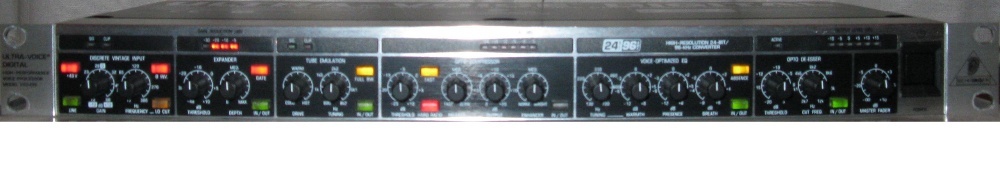 Behringer VX2496 przedwzmacniacz studyjny