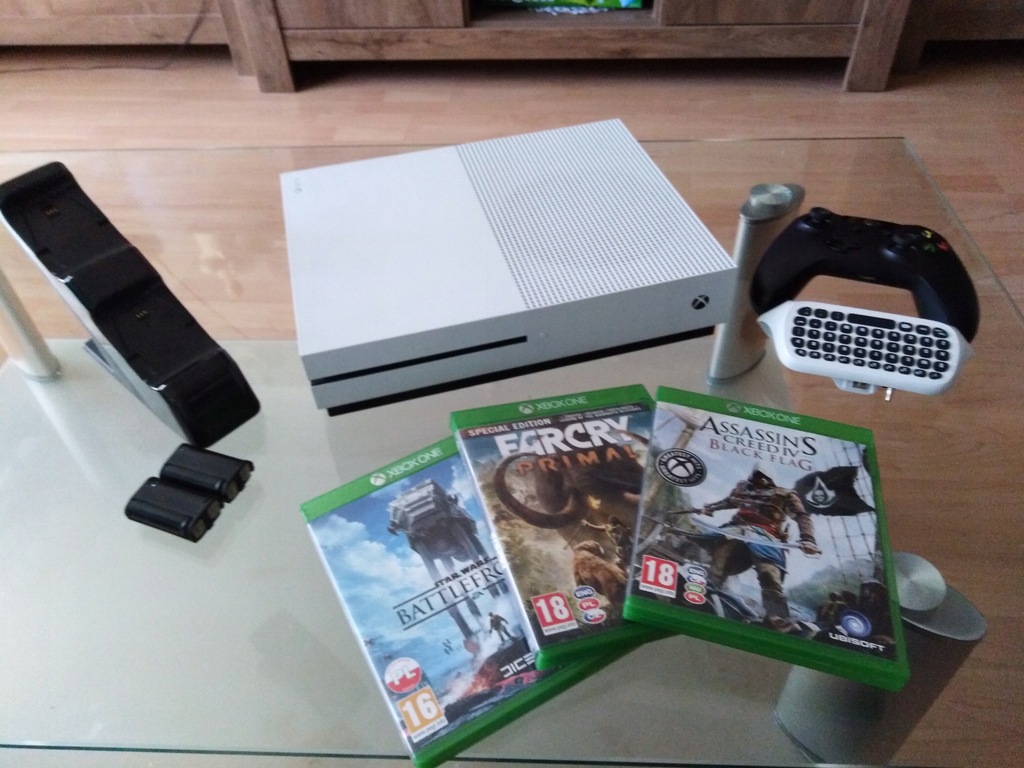 Sprzedam XBOX ONE S 500GB + dodatki