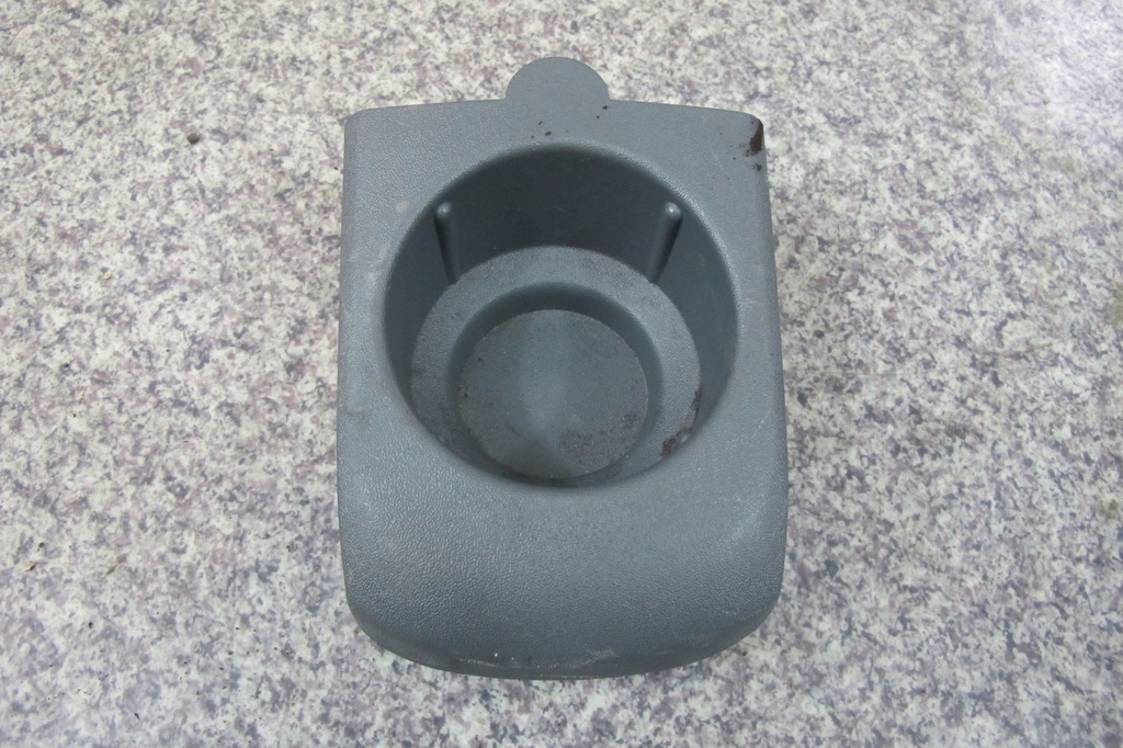 SEAT IBIZA 6L UCHWYT NA KUBEK 6L0858195