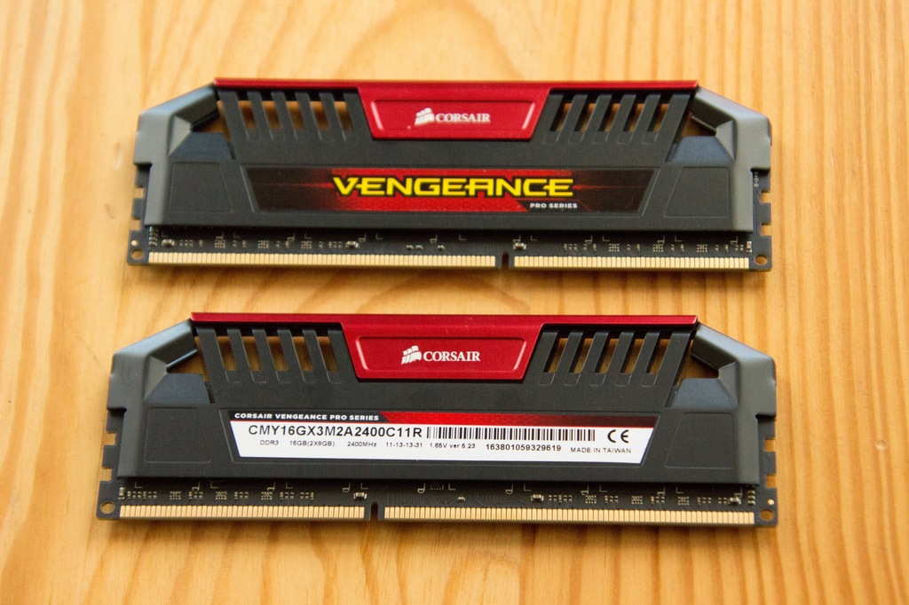 RAM Corsair Vengeance 16GB (2 x 8GB) 2400Mhz CL11