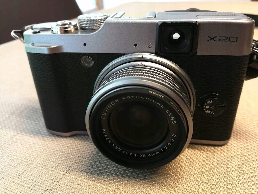 Aparat Fuji Fujifilm x20 silver - jak nowy