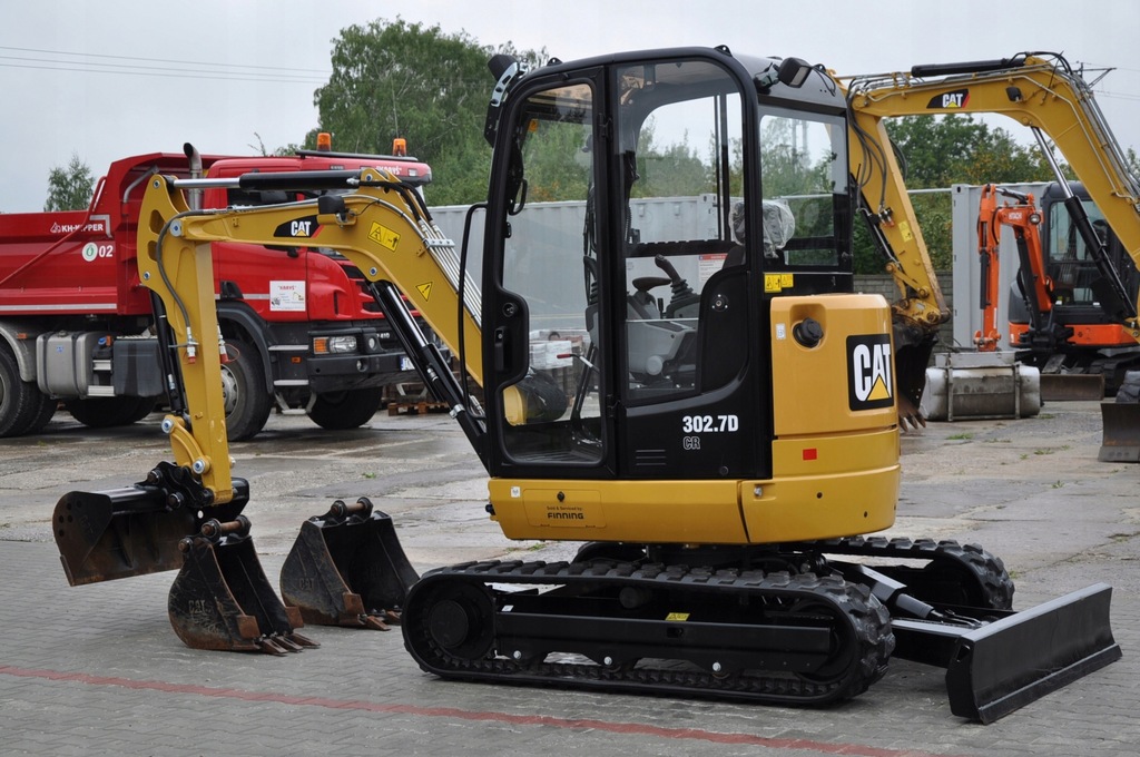 Minikoparka CAT CATERPILLAR 302.7 303 2015R. DEMO