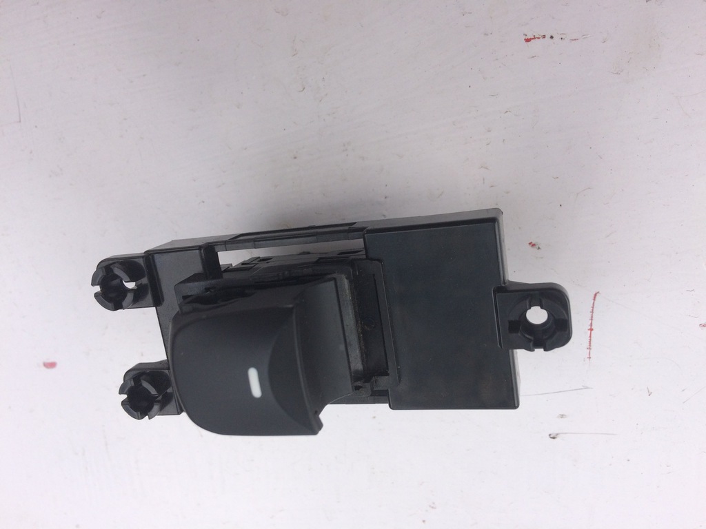 PRZEŁĄCZNIK SZYBY LEWY TYŁ 49D5111110 HYUNDAI I30