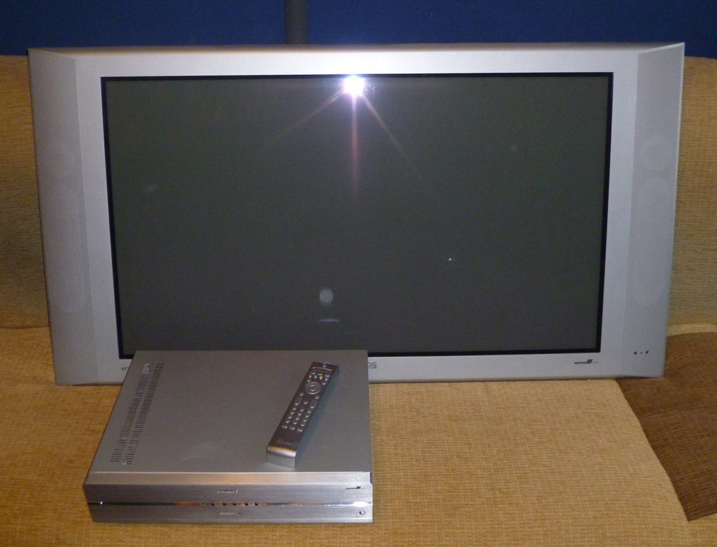 Philips Flat TV 42' + Tuner Philips FTR 9965 