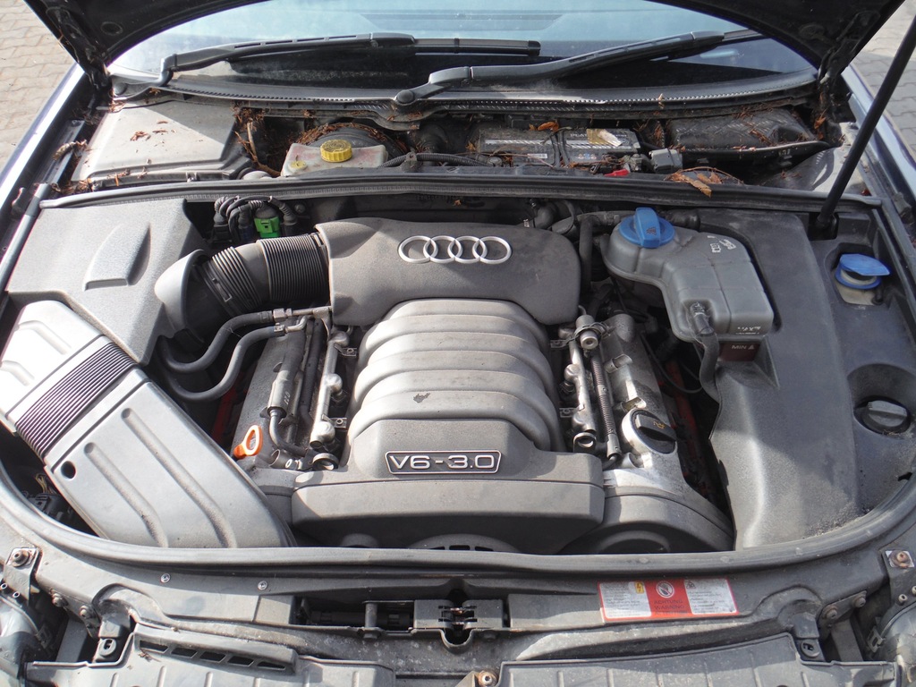 ZBIORNICZEK PŁYNU HAMULCOWEGO AUDI A4 B6 3,0 V6