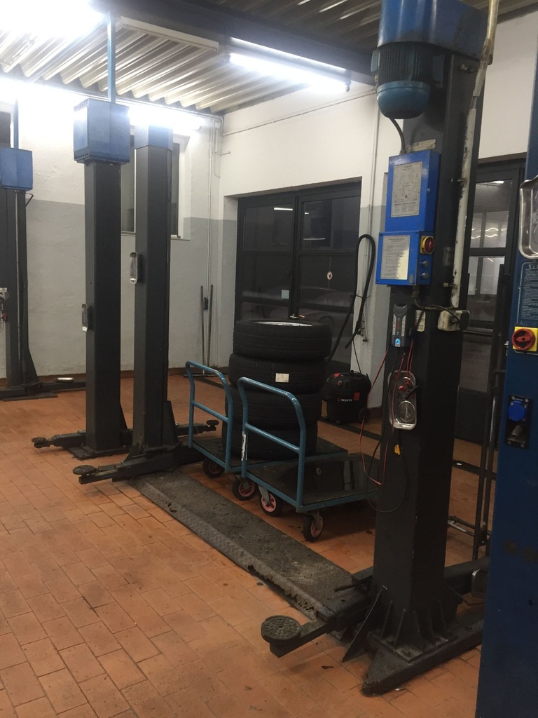 Podnośnik warsztatowy ROMEICO H225   2500 kg