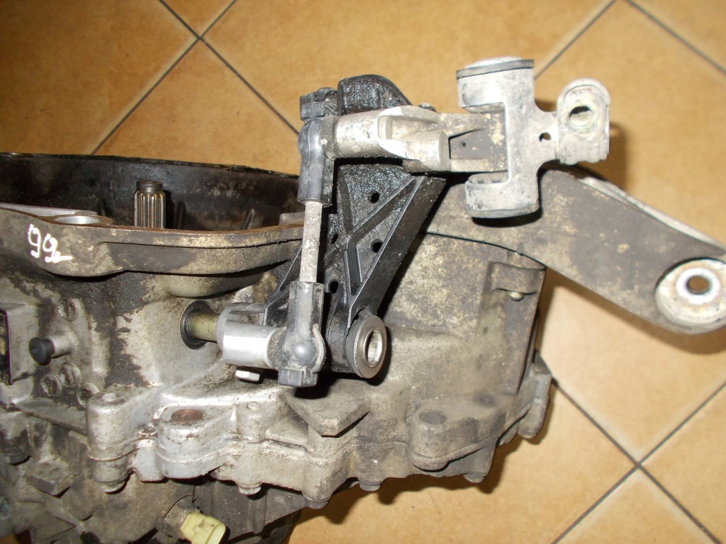 SAAB 9-3 98-02 2.2TiD WYBIERAK SKRZYNI BIEGÓW
