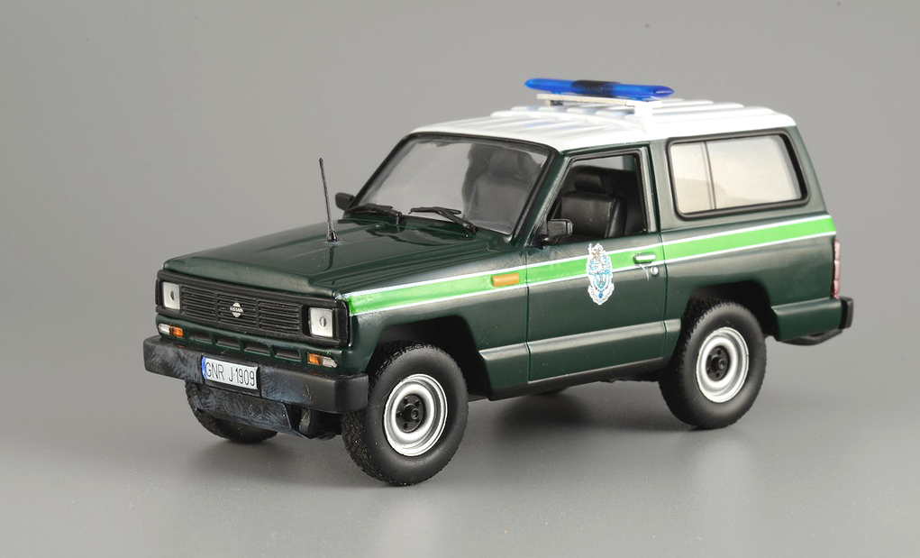 NISSAN PATROL  / NOWY / 1:43 / POLICJA