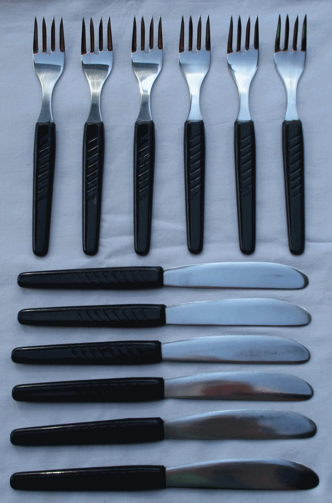 Zestaw sztućców - 6 widelców i 6 noży