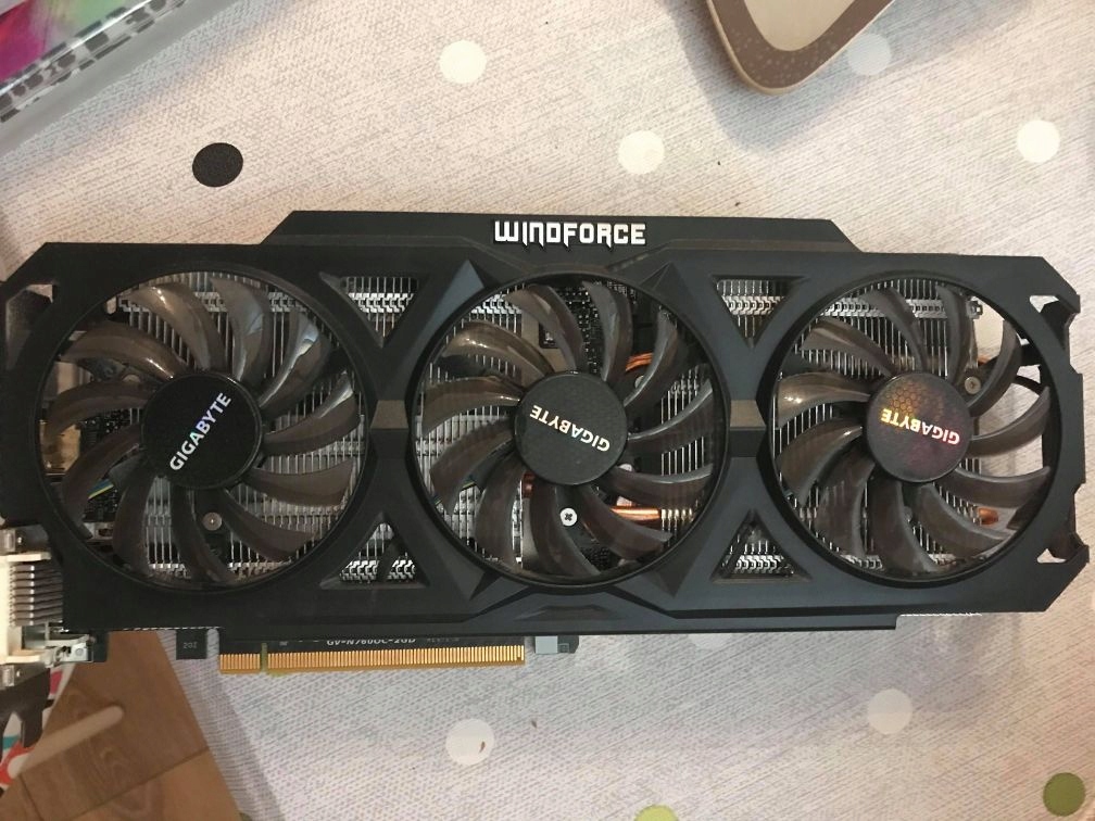 Gigabyte GTX 760 OC 2GB GV-N760OC-2GD (rev. 2.0)