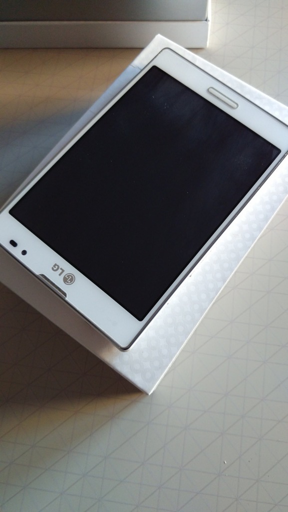 LG Optimus VU II F200