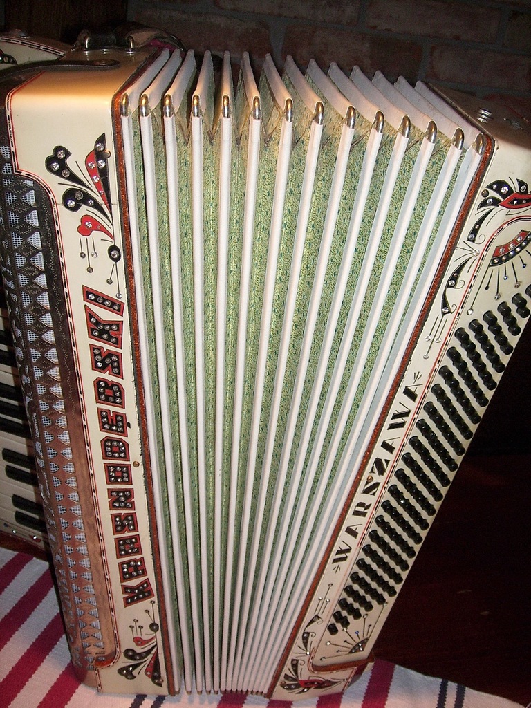 akordeon 120 b. krasnodębski-warszawa sprawny