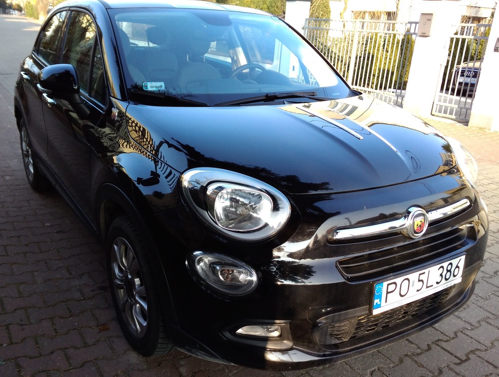 samochód FIAT 500X