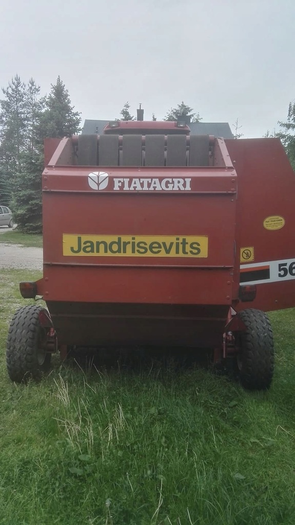 Prasa rolująca Hesston 5650