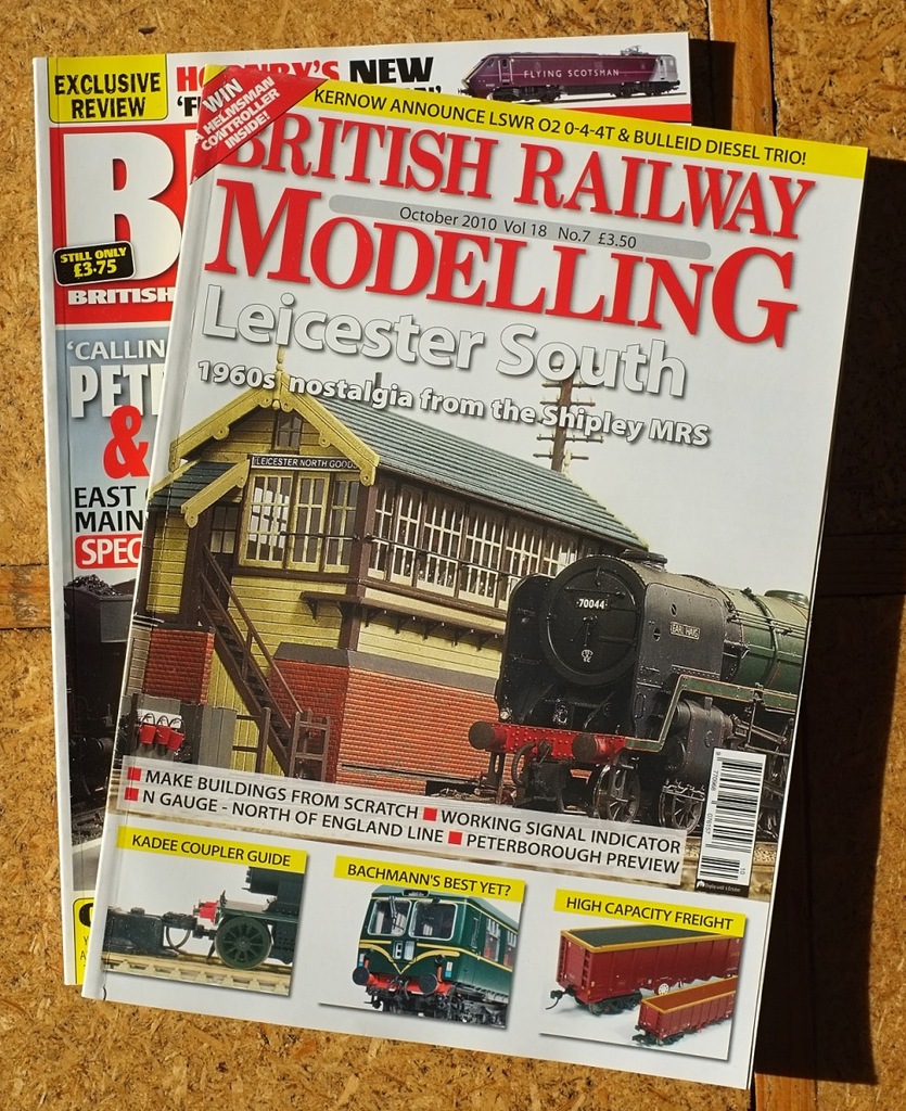 Czasopisma angielskie o modelarstwie kolejowym.