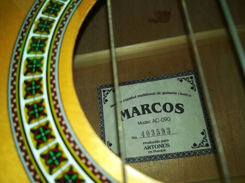 GITARA KLASYCZNA MARCOS AC-090 + POKROWIEC