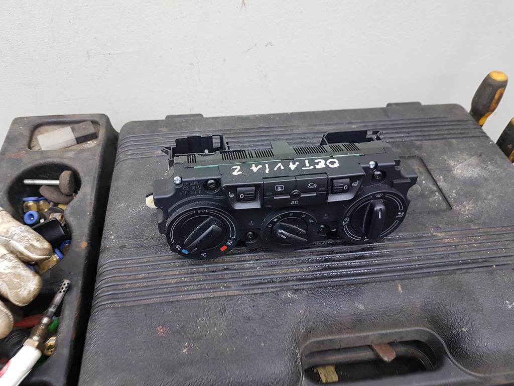 PANEL KLIMATYZACJI SKODA OCTAVIA 2 1Z0820045