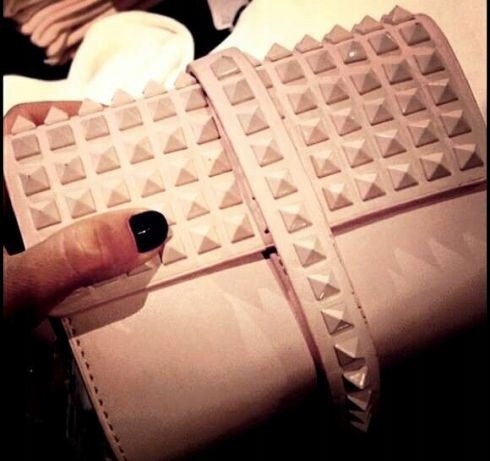 ZARA pudrowa kopertówka z ćwiekami INSTAGRAM
