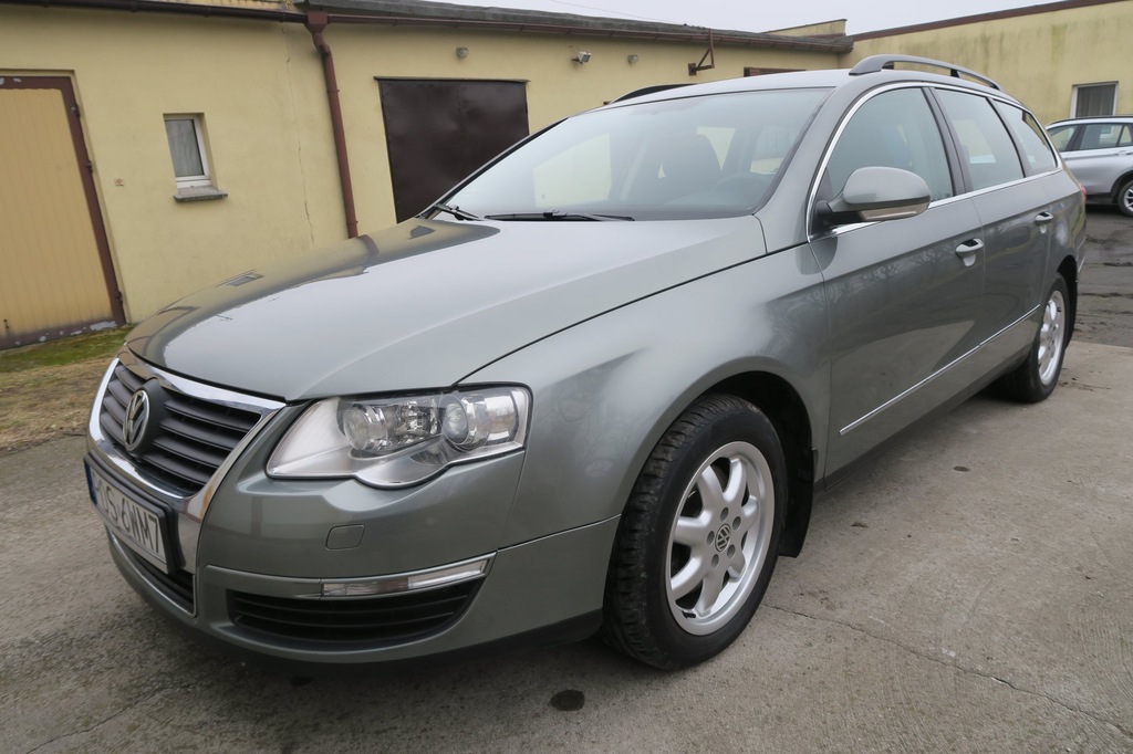 VOLKSWAGEN PASSAT KOMBI 2,0 FSI; r.2006 ;132.375km