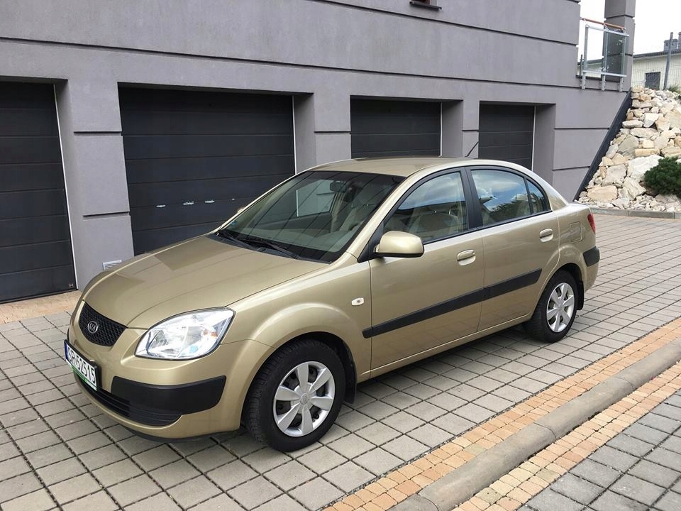 Kia rio salon