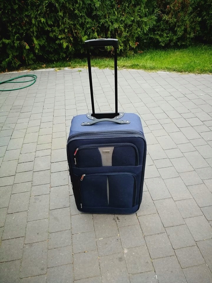 walizka miekka 60 cm jako ŚREDNIEJ WIELKOŚCI Conin