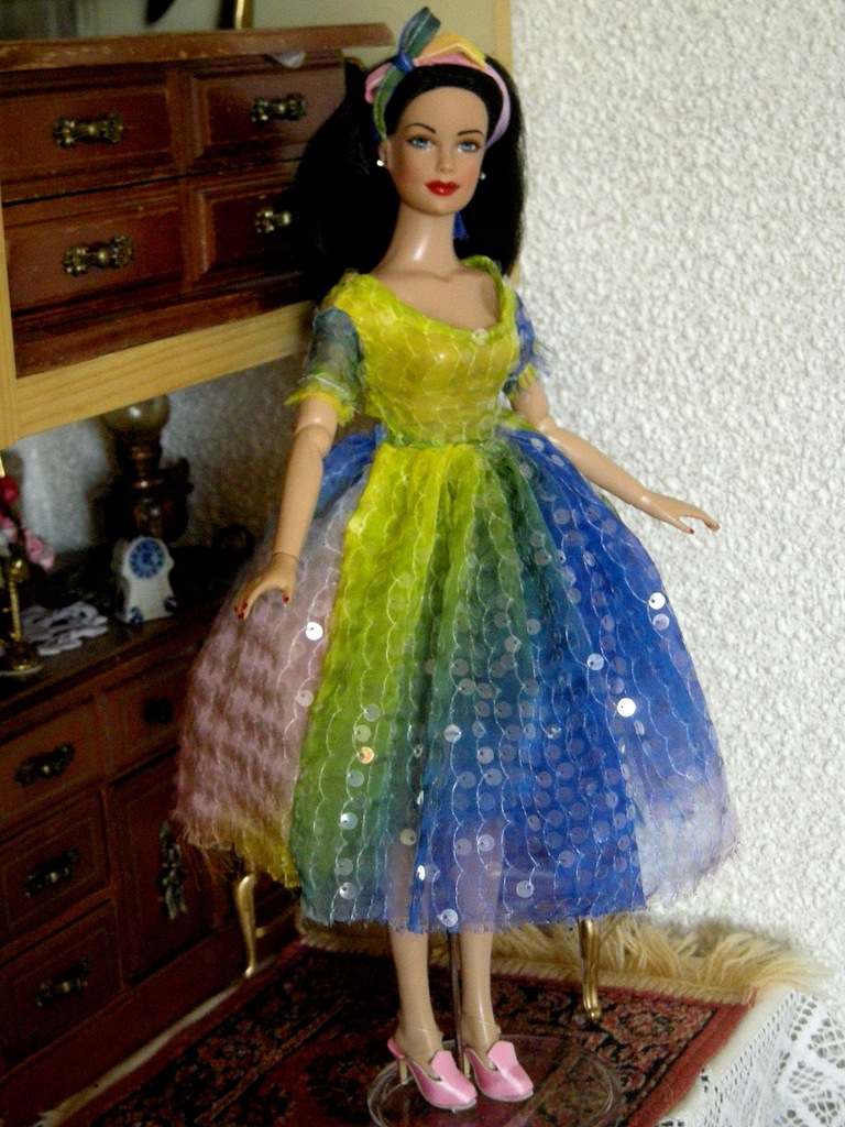 ubranko, suknia, sukienka dla lalka Tonner 16