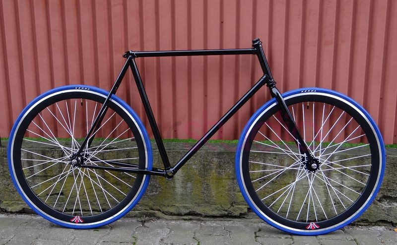 Rama URBAN Mufy CZARNA 56,5/58cm ostre koło Fix