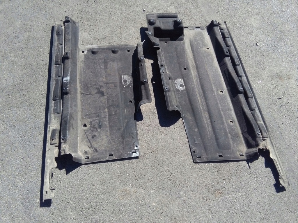 DOLNA OSŁONA PODWOZIA AUDI Q5 8R0825208 8R0825207